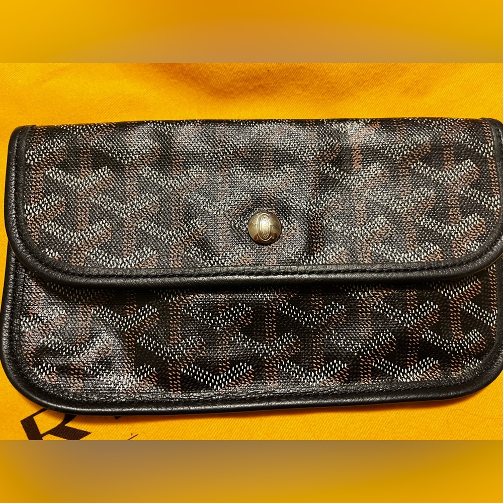 Goyard wallet/ pouch